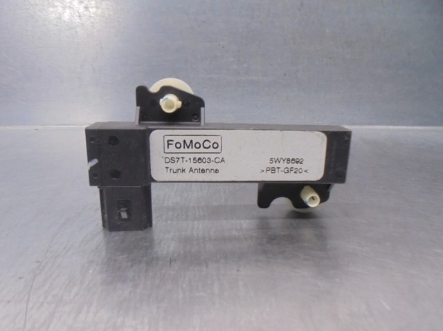 Reforçador do sinal de antena DS7T15603CA FORD