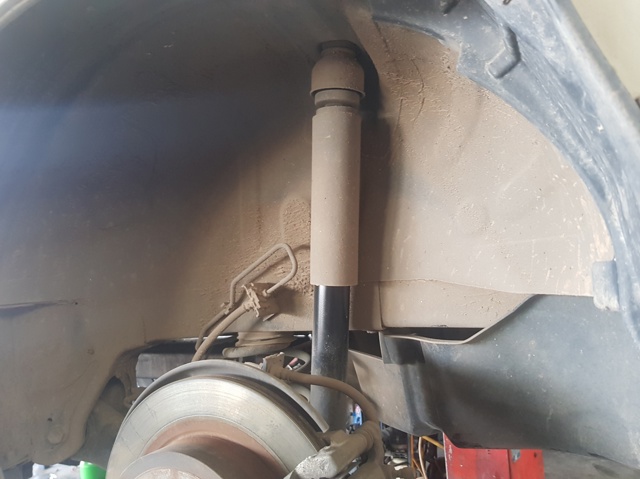 Amortecedor traseiro E62103NL0A NISSAN