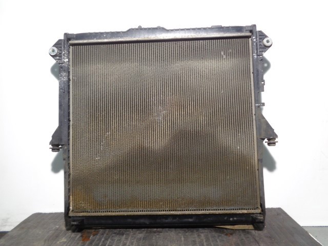 Radiador de esfriamento de motor EB3G8005E2A FORD