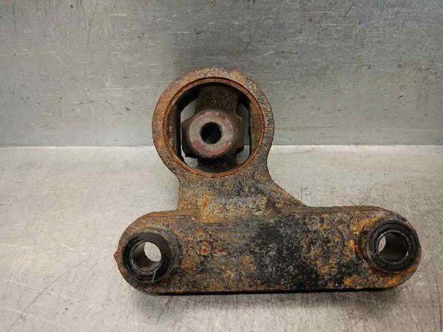 Consola (travessa) esquerda de redutor traseiro EG252868YA MAZDA