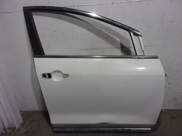 Porta dianteira direita EGY15802XT MAZDA