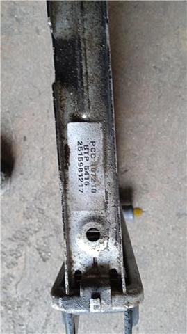Radiador de esfriamento de motor ESR4199 LAND ROVER