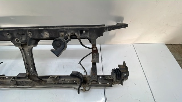Suporte do radiador montado (painel de montagem de fixação das luzes) F2500EB3MA NISSAN