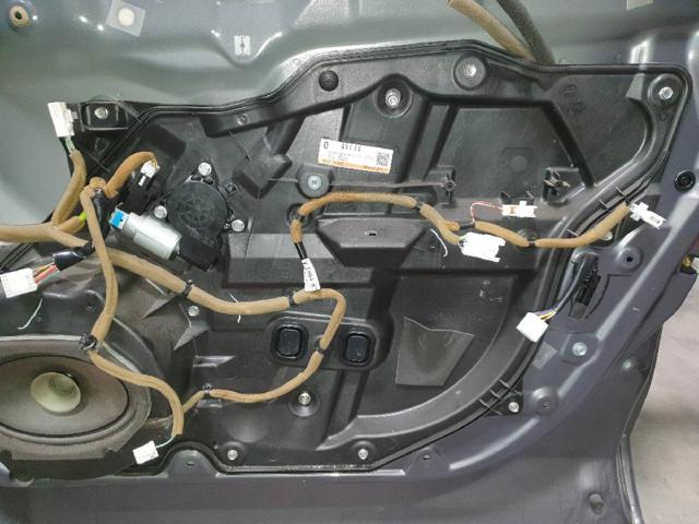 Motor de acionamento de vidro da porta dianteira direita G22C5858XF MAZDA