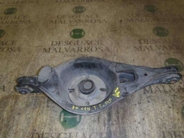 Braço oscilante inferior esquerdo de suspensão traseira G26A28350 MAZDA