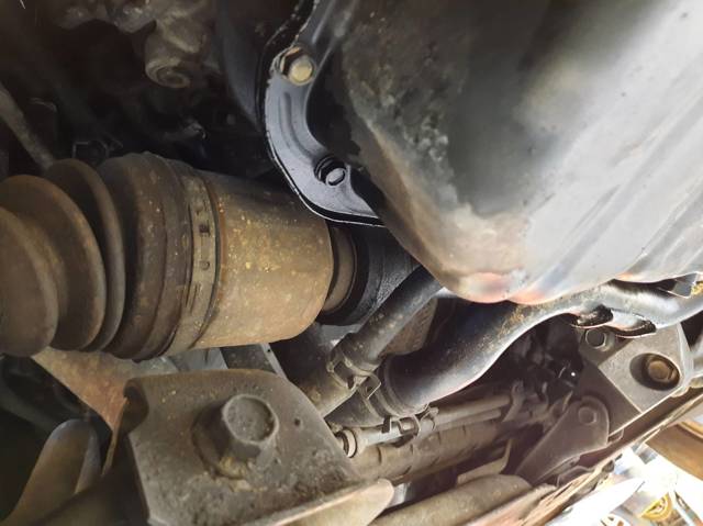 Semieixo (acionador) dianteiro direito GG3325500A MAZDA