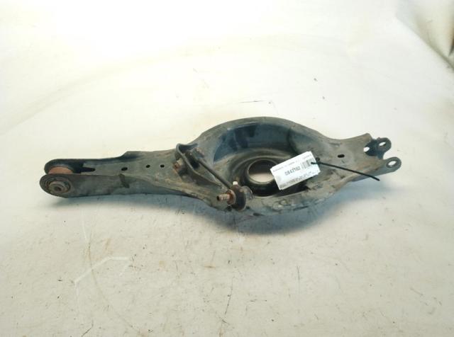 Braço oscilante transversal direito de suspensão traseira GHP928300 MAZDA