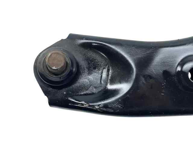 Braço oscilante inferior direito de suspensão dianteira GHP934300B MAZDA
