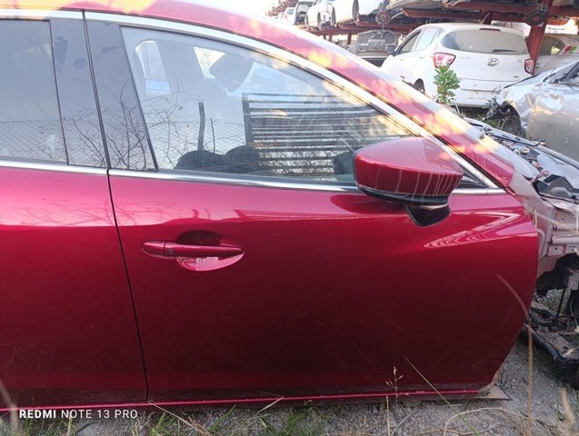 Porta dianteira direita GHY05802XJ MAZDA