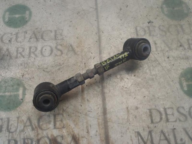 Barra transversal de suspensão traseira GJ6A28500D MAZDA