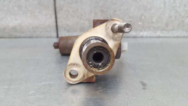 Cilindro mestre de embraiagem GJ6A41990A MAZDA
