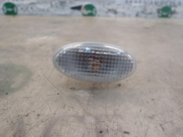 Luz intermitente no pára-lama GJ6A51120B MAZDA