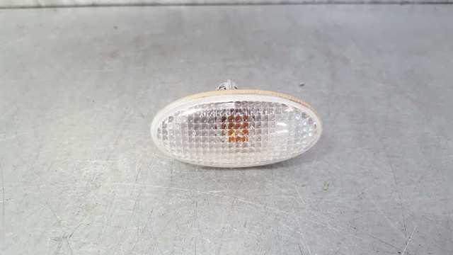 Luz intermitente no pára-lama GJ6A51120E MAZDA