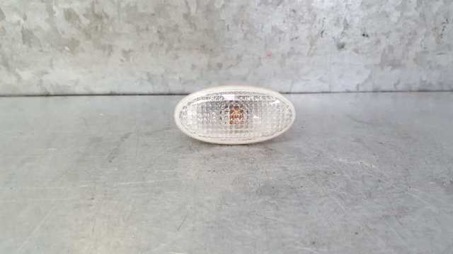 Luz intermitente no pára-lama GJ6A51120E MAZDA