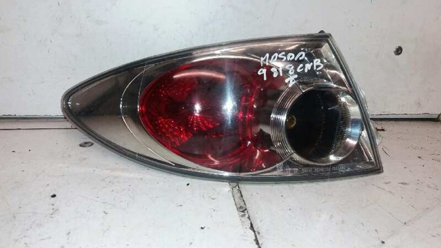 Lanterna traseira esquerda externa GJ6A51180E MAZDA