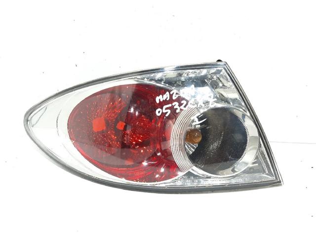 Lanterna traseira esquerda externa GJ6A51180E MAZDA