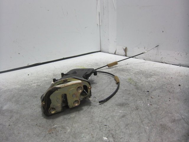 Fecho da porta dianteira direita GJ6A58310A MAZDA