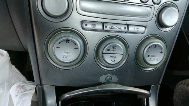 Unidade de controlo dos modos de aquecimento/condicionamento GJ6G61190A MAZDA