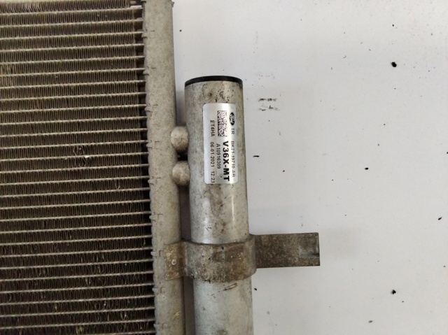 Radiador de esfriamento de motor GK218C342BC FORD