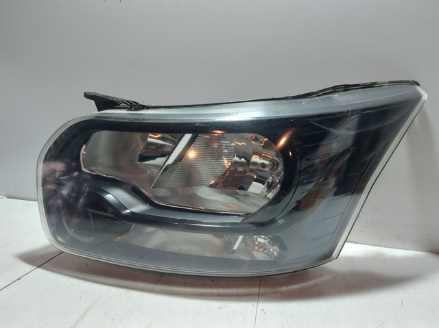 Luz esquerda GK3113W030BB FORD