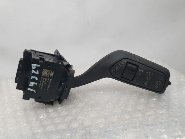 Comutador direito instalado na coluna da direção GN1517A553AB FORD