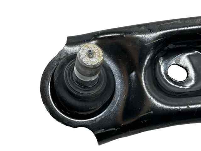Braço oscilante inferior esquerdo de suspensão dianteira GN153051BA FORD