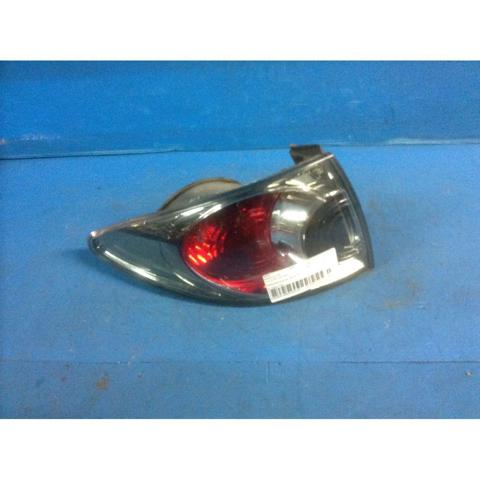 Lanterna traseira esquerda externa GR4B51160A MAZDA