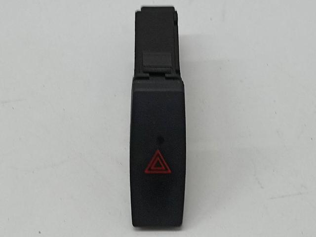Botão de ativação do sinal de emergência GS1D664H0A MAZDA