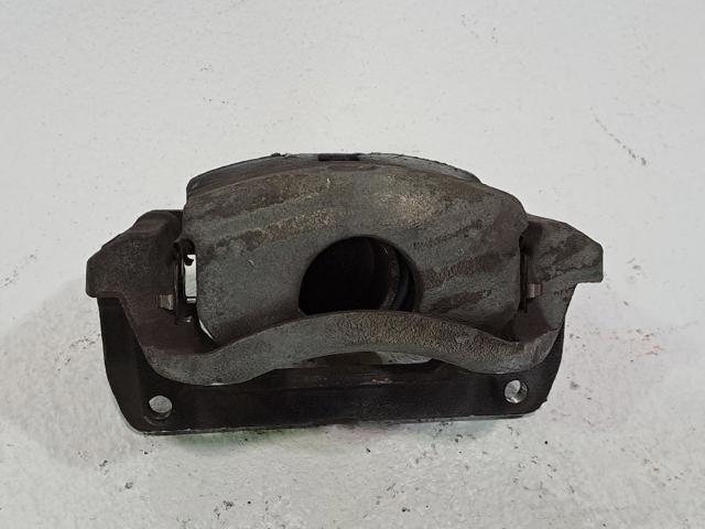 Suporte do freio dianteiro esquerdo GSZD3399Z MAZDA