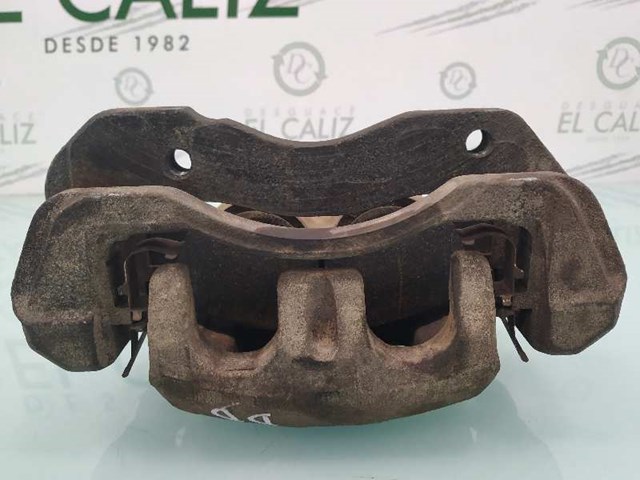 Suporte do freio dianteiro direito HB401004 MITSUBISHI