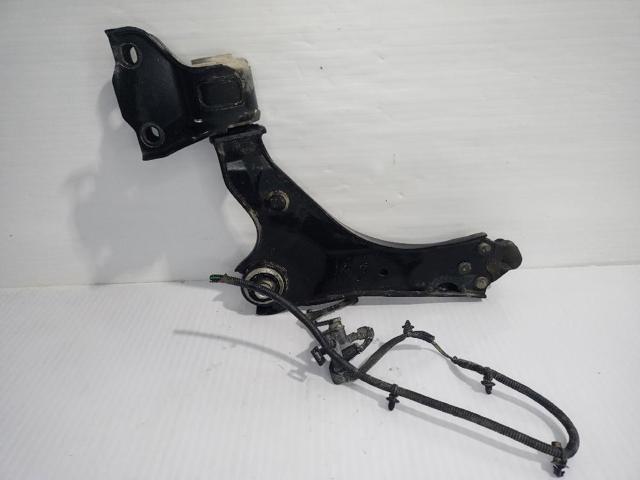 Braço oscilante inferior direito de suspensão dianteira J9C19214 JAGUAR