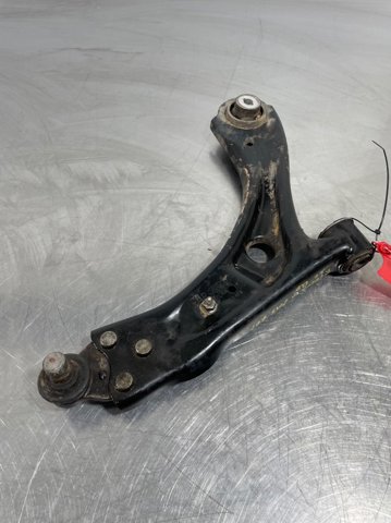 Braço oscilante inferior direito de suspensão dianteira JX613A423AEB FORD