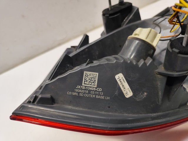 Lanterna traseira esquerda externa JX7B13405CD FORD