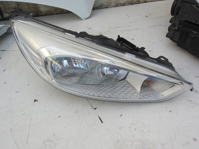 Luz direita JX7B13W029AE FORD