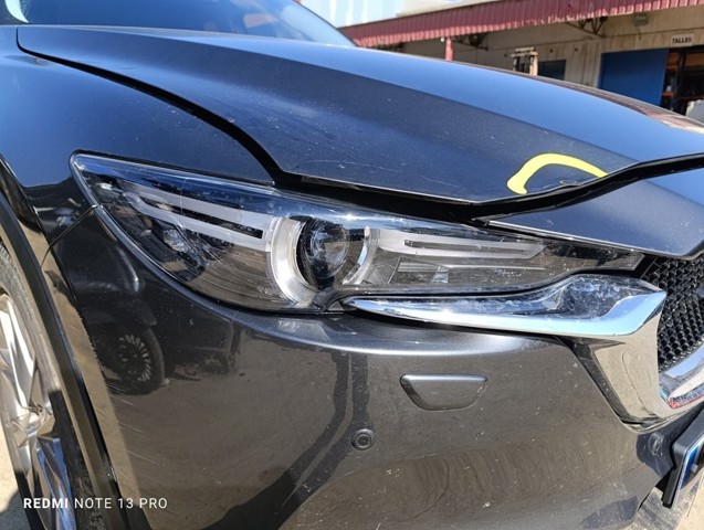 Luz direita KB8N51031H MAZDA