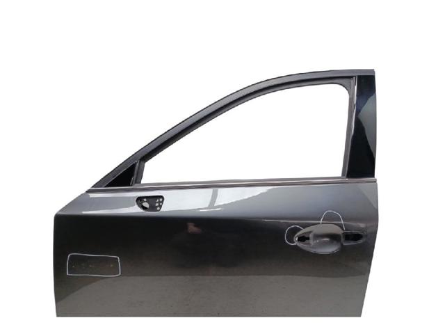 Porta dianteira esquerda KBY05902XE MAZDA