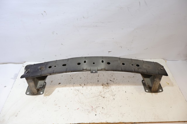 Reforçador do pára-choque dianteiro KD5350070 MAZDA