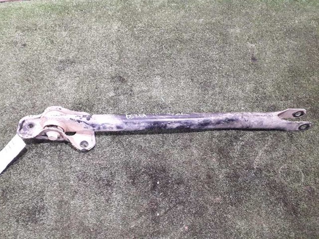 Braço oscilante (tração) longitudinal inferior esquerdo de suspensão traseira LR001176 LAND ROVER