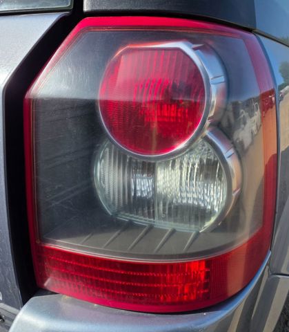 Lanterna traseira direita LR006128 LAND ROVER