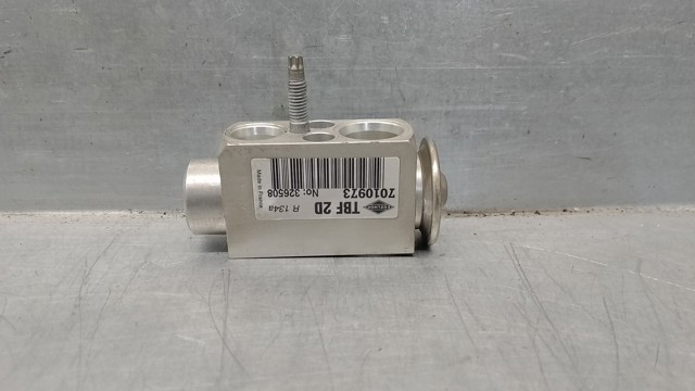 Válvula TRV de aparelho de ar condicionado LR016631 LAND ROVER