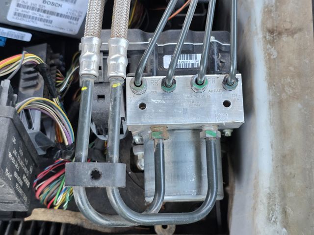 Unidade hidráulico de controlo ABS LR020484 LAND ROVER
