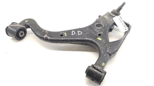 Braço oscilante inferior direito de suspensão dianteira LR025610 LAND ROVER