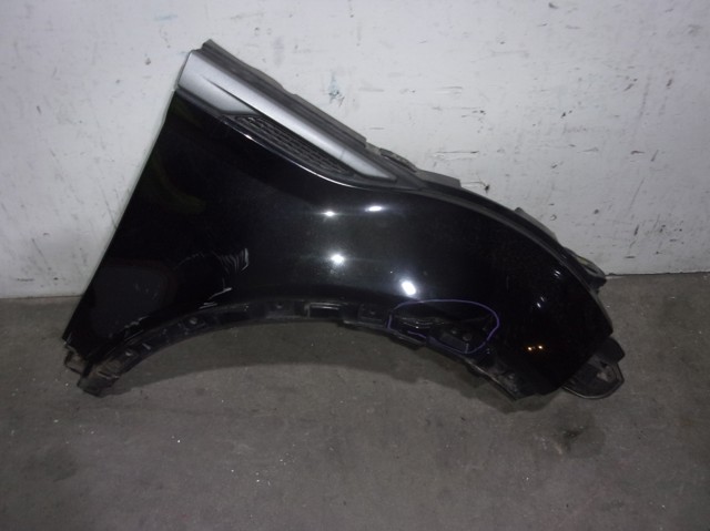 Pára-lama dianteiro direito LR027589 LAND ROVER