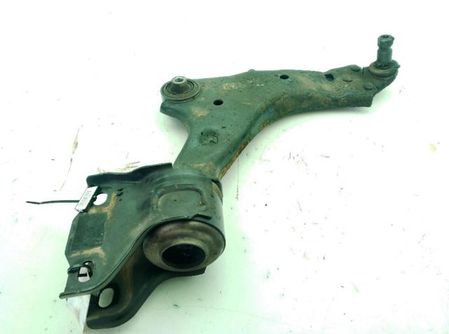 Braço oscilante inferior direito de suspensão dianteira LR078656 LAND ROVER