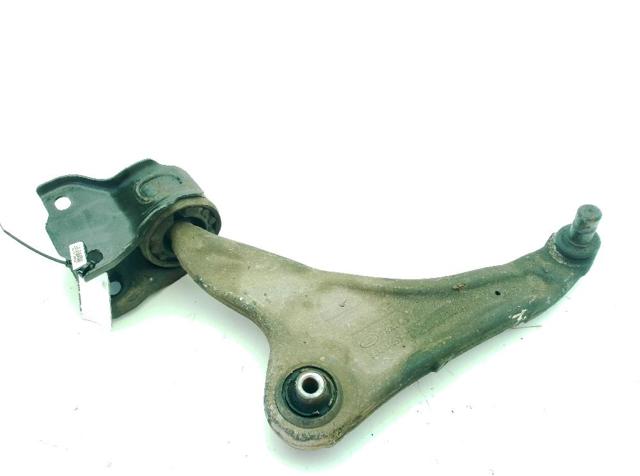 Braço oscilante inferior esquerdo de suspensão dianteira LR078657 LAND ROVER