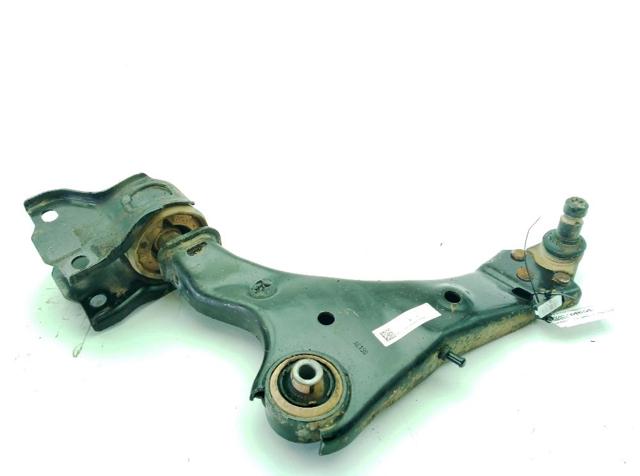 Braço oscilante inferior esquerdo de suspensão dianteira LR078657 LAND ROVER