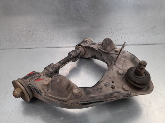 Braço oscilante superior direito de suspensão dianteira MB109631A MITSUBISHI