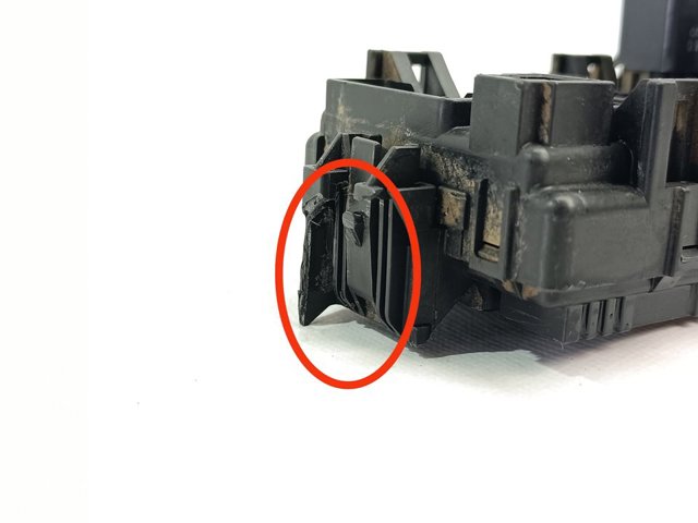 Relê das luzes de nevoeiro MB183865 MITSUBISHI