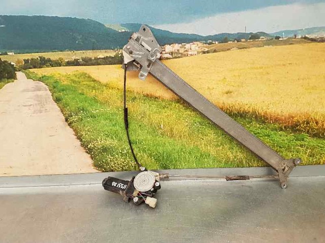 Mecanismo de acionamento de vidro da porta dianteira direita MB517476 MITSUBISHI