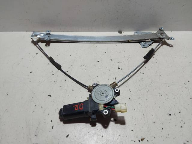 Mecanismo de acionamento de vidro da porta dianteira direita MB517476 MITSUBISHI